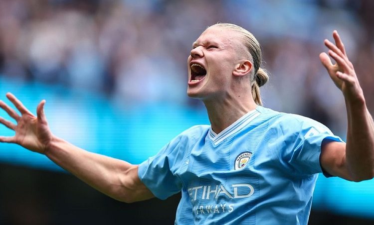 Erling Haaland celebrates scoring their 2nd goal during the Premier League match against Nottingham Forest.