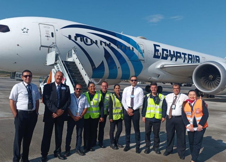 The airport senior officials in Sudan receiving the first EgyptAir flight to Port Sudan.