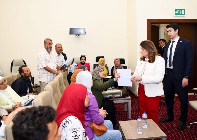 Emigration min. calls for urgent meeting to probe status of students returning from Sudan 1 - Egyptian Gazette