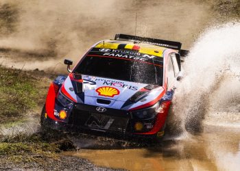 Rally: Neuville leads Ogier in Greece