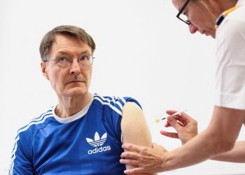 Germany kicks off autumn COVID vaccine campaign