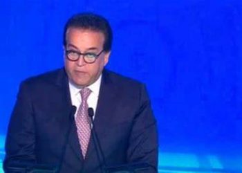 Health minister presents copy of NPS 2023-2030 to President Sisi