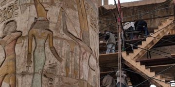 Tourism min. inspects renovation process in Karnak Temple