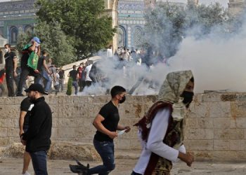 Israeli settlers storm Al Aqsa, three Palestinian fishermen wounded, arrested in Gaza