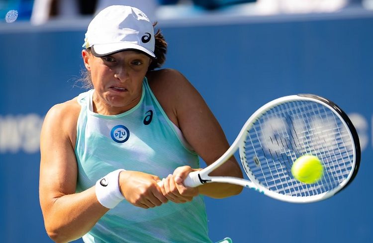 Wozniacki, Swiatek, Djokovic roll on at US Open 1 - Egyptian Gazette Iga Swiatek