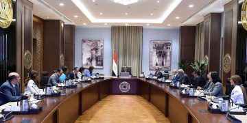 PM presides over meeting to probe setting up complex for steel flats production