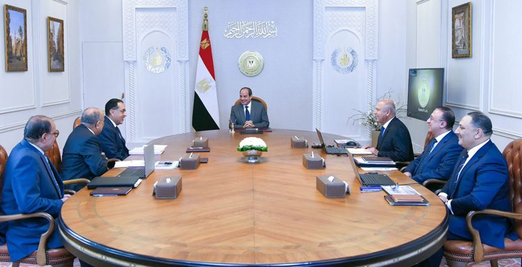 Sisi reviews plan to reform, develop public business sector companies 1 - Egyptian Gazette Egypt's President Abdel Fattah El Sisi during his meeting on Wednesday with Prime Minister Moustafa Madbouli and a number of government ministers.