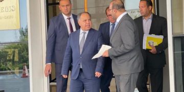 Finance minister follows up on preparations for AIIB meetings