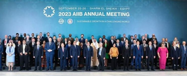 President highlights nation’s ambitious investment plan to AIIB’s 1st assembly in Egypt 1 - Egyptian Gazette President Abdel Fattah El Sisi in a group photo op with participants in the annual meetings of the Asian Infrastructure Investment Bank (AIIB) that started in Sharm el-Sheikh on Monday. The two-day AIIB meetings, held under the auspices of President Sisi, represent an additional step to efforts conducted by Egypt to bolster its ties with international foundations and development partners.