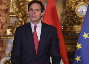 Dutch FM Hoekstra resigns ahead of EU climate job