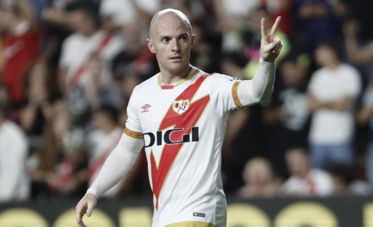 Álvaro García played a key role in Vallecano both goals.