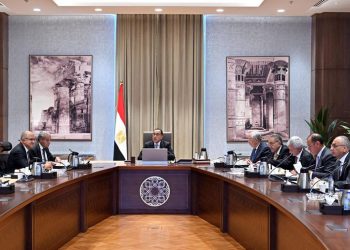 Madbouli follows up on initiative of reducing prices of basic commodities