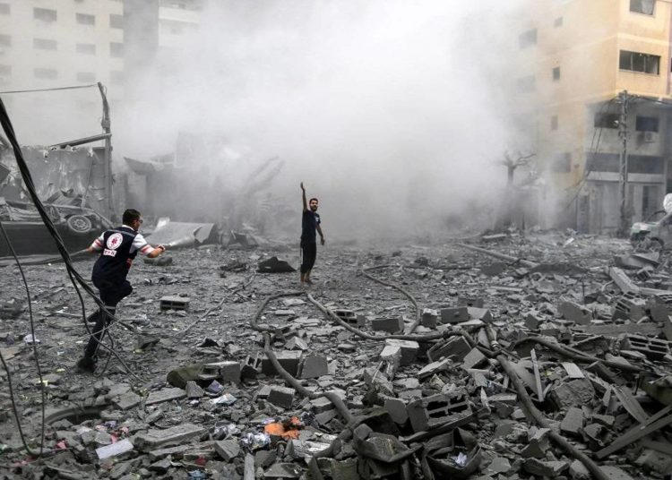 PLO committee secretary in talks with Egypt FM on Israeli aggression on Gaza 2 - Egyptian Gazette PLO committee secretary in talks with Egypt FM on Israeli aggression on Gaza 1 - Egyptian Gazette