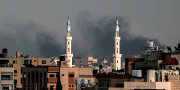 Death toll in Gaza rises to 313 with nonstop Israeli airstrikes