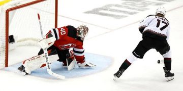 Senators defeat Flyers 5-2 1 - Egyptian Gazette Senators defeat Flyers 5-2
