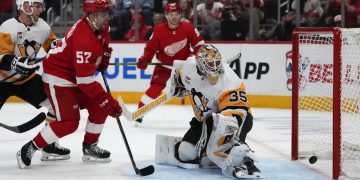 Knights defeat Jets 5-3