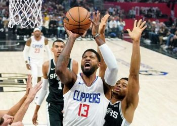 Clippers roll past Spurs 123-83