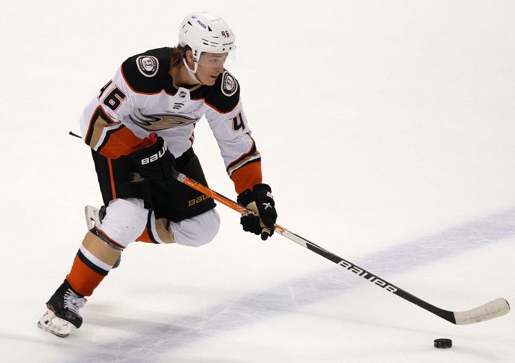 Trevor Zegras, Anaheim Ducks agree to three-year contract