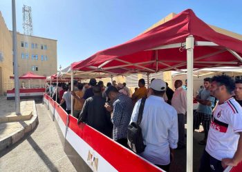 Citizens continue flocking on notary offices to fill in endorsement forms for President Sisi