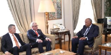 FM confers with UN officials on hazardous humanitarian situation in Gaza
