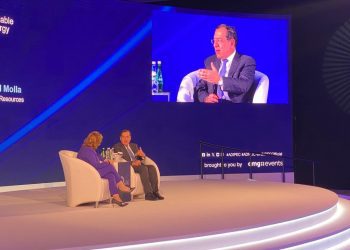 Petroleum min. meets Shell officials to discuss projects in Egypt