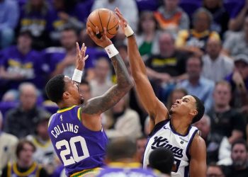 Barnes powers Kings past Jazz 130-114