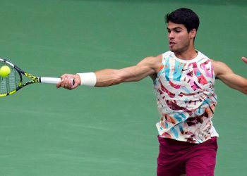 Alcaraz advances in Shanghai Masters