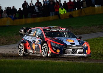 Neuville leads Central European Rally