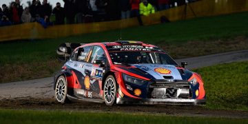 Neuville leads Central European Rally
