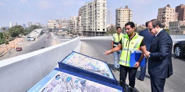 President inspects road axes in Greater Cairo