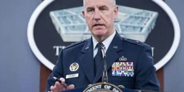 Pentagon: 900 US troops have deployed to Middle East amid heightened tensions