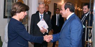 Sisi presses int’l community to shoulder responsibility of providing urgent aid to Gaza residents