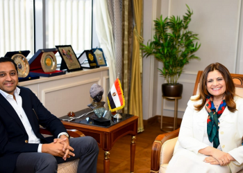 Emigration minister probes with Expo Republic marketing Egyptian real Estate abroad