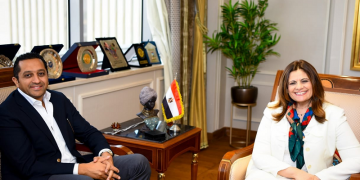 Emigration minister probes with Expo Republic marketing Egyptian real Estate abroad