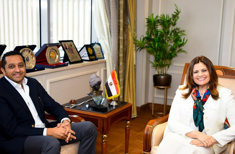 Emigration minister probes with Expo Republic marketing Egyptian real Estate abroad 2 - Egyptian Gazette Emigration minister probes with Expo Republic marketing Egyptian real Estate abroad 1 - Egyptian Gazette