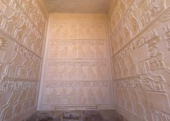 Egypt installs Karnak King List replica 2 - Egyptian Gazette