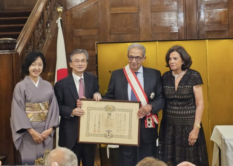 Japan honours Egypt's former foreign minister Amr Moussa 1 - Egyptian Gazette Ambassador Oka Hiroshi and former foreign minister Amr Moussa, flanked by their spouses, posing for a photo during the award ceremony