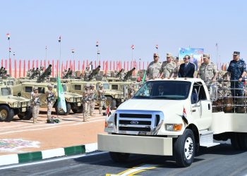 Sisi witnesses war inspection lineup of 4th Armored Division in Suez