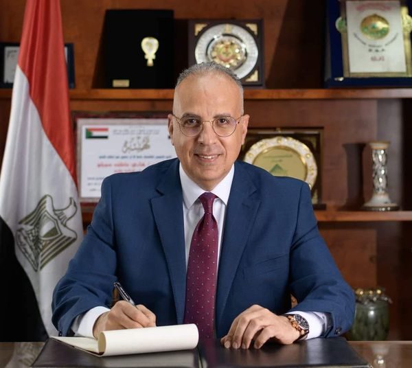 Irrigation min. asserts significance of clearing canals to improve performance 1 - Egyptian Gazette