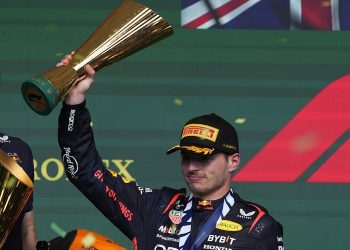 Verstappen claims Brazilian GP
