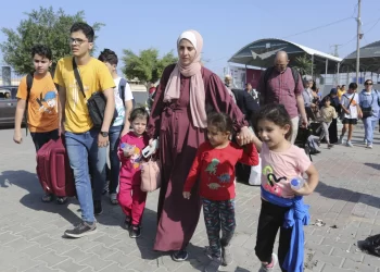 Foreign passport holders enter Rafah crossing
