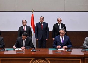 PM witnesses inking of deal with Global Auto Co. to manufacture cars locally