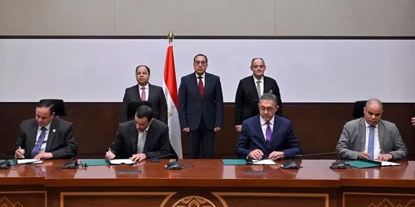 PM witnesses inking of deal with Global Auto Co. to manufacture cars locally 2 - Egyptian Gazette PM witnesses inking of deal with Global Auto Co. to manufacture cars locally 1 - Egyptian Gazette