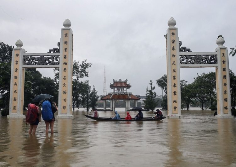 Thousands of homes underwater after floods hit Vietnam 1 - Egyptian Gazette