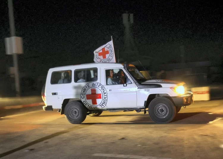 Diaa Rashwan: 12 Thai nationals, 13 Israeli captives released by Hamas 2 - Egyptian Gazette Diaa Rashwan: 12 Thai nationals, 13 Israeli captives released by Hamas 1 - Egyptian Gazette