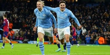 Manchester City claim Champions League top spot