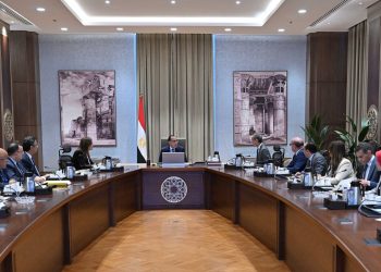 PM follows up on resolving financial disputes between NIB, Egypt Post