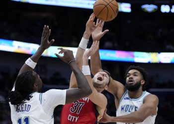 Brunson leads Knicks past Hornets