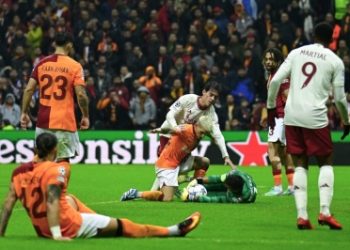 Man United on brink of Champions League exit, Arsenal and PSV into last 16