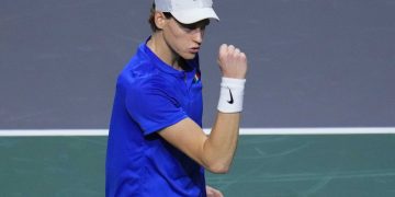 Djokovic sends Serbia to Davis Cup semis